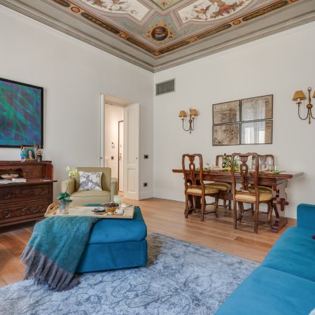 Decorating an apartment in the heart of Florence  